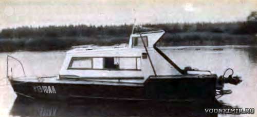 Cabin boat from the motorboat. Conversion of the Progress motorboat into a mini-cruiser