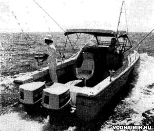 Pocket cruiser  fishing boat with cabin-shelter